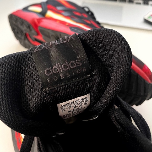 📦SOLD📦Mens Adidas ZX Flux Blurred Lights Size 7 1/2 Style #B34140 With box! - Picture 6 of 7